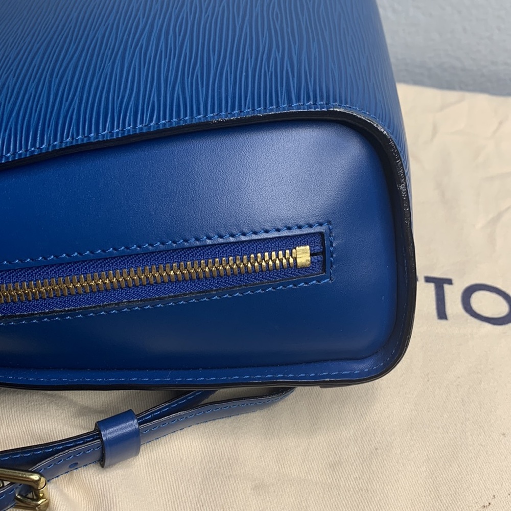 ❤️❤️SOLD❤️❤️Louis Vuitton epi mabillon backpack - Picture 6 of 15